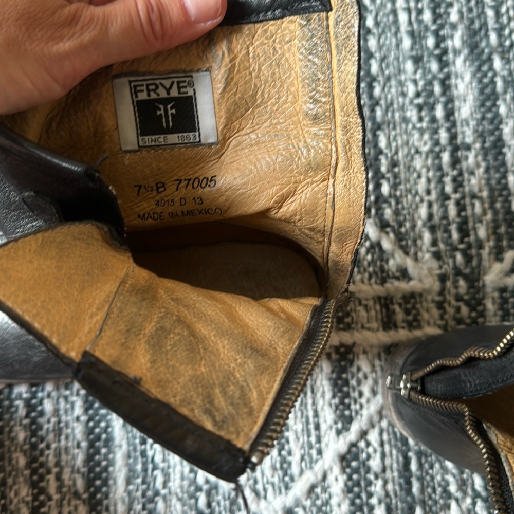 Frye boots! - Picture 6 of 6